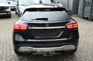 MERCEDES-BENZ GLA 180, kosmosblack