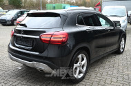 MERCEDES-BENZ GLA 180, kosmosblack