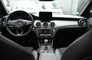 MERCEDES-BENZ GLA 180, kosmosblack