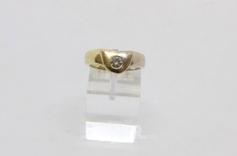 Ring, 585er GG, mit 1 kl. Diamanten