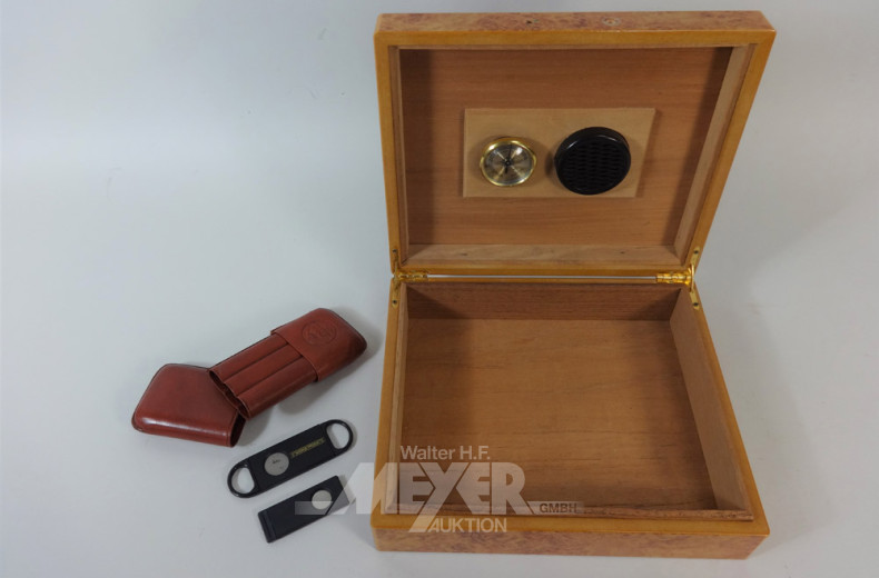 Humidor mit Zigarrenschneider u.