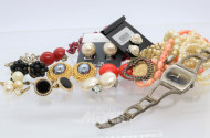 Posten Modeschmuck, u.a. Ketten,