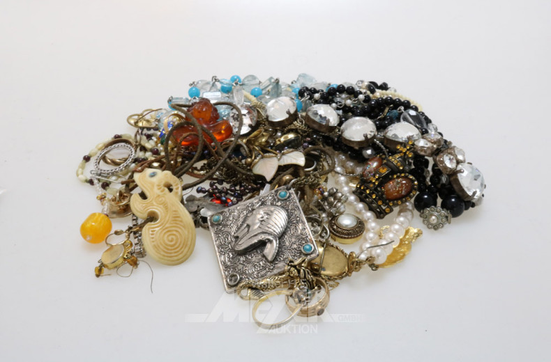 Posten Modeschmuck, u.a. Armreifen,