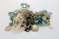 Posten Modeschmuck, u.a. Armreifen,