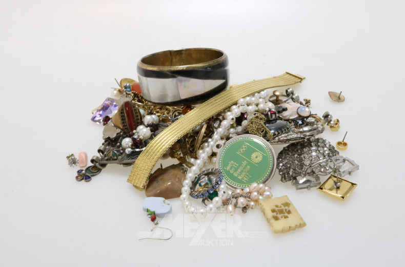 Posten Modeschmuck, u.a. Armreifen,