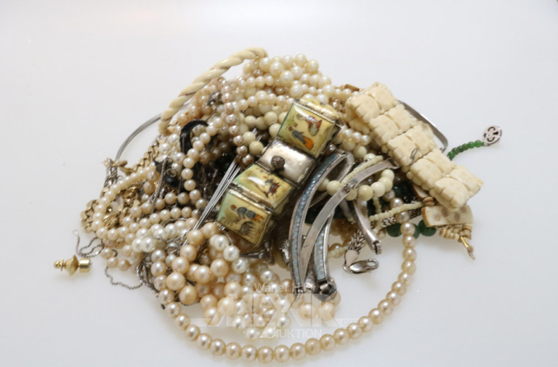 Posten Modeschmuck, u.a. Armreifen,