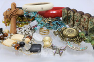 Konvolut Modeschmuck: Armreifen,