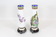 Paar chin. Cloisonet-Vasen, Pfauenmotiv,