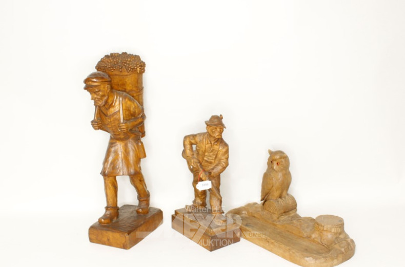 2 Holzfiguren ''Bauer und Jäger'',