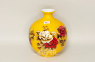 gr. China-Kugelvase, gelb mit Blumendekor