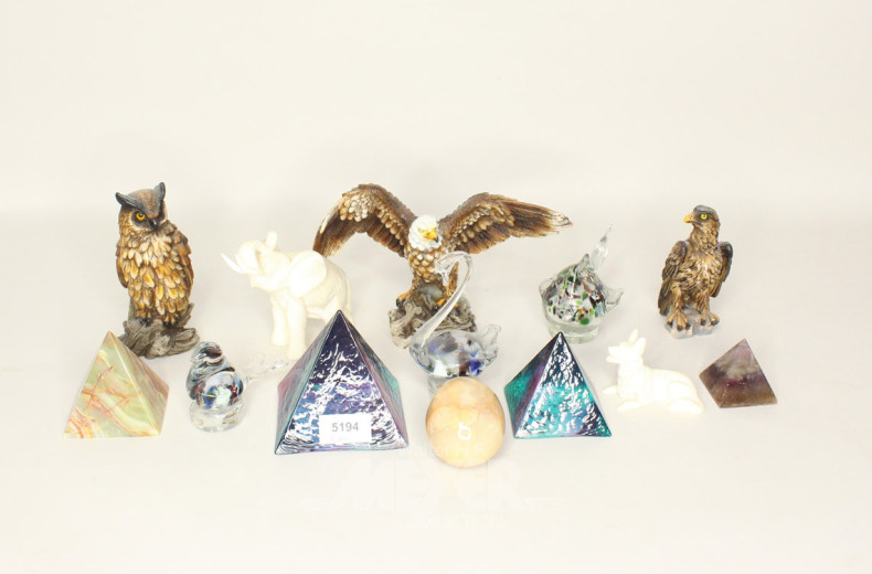 Konvolut Figuren und Paperweights: