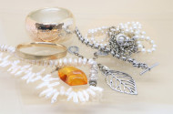 Konvolut Modeschmuck best. aus: