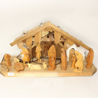 Holzkrippe mit Figuren,