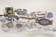 Posten Modeschmuck, u.a. Armreifen,