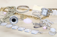 Posten Modeschmuck, u.a. Armreifen,