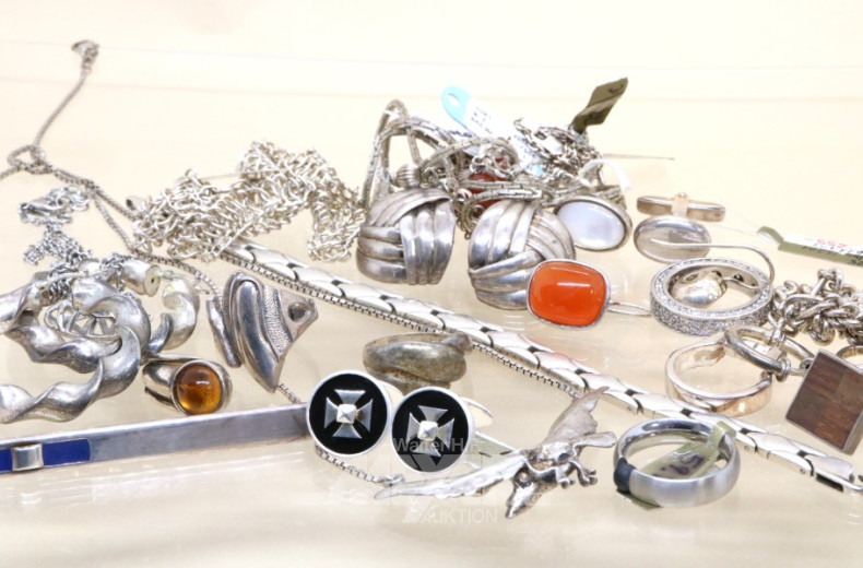 Posten Modeschmuck, tlw. Silber: