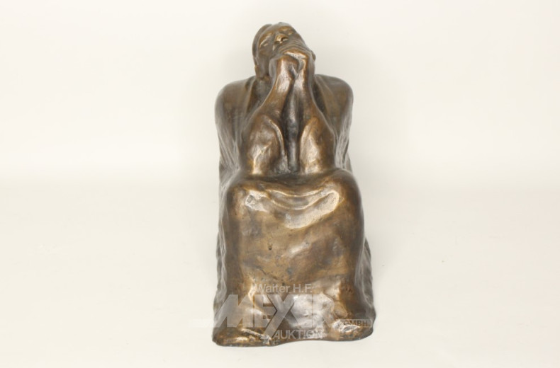 Bronzefigur ''Sitzender Mann''