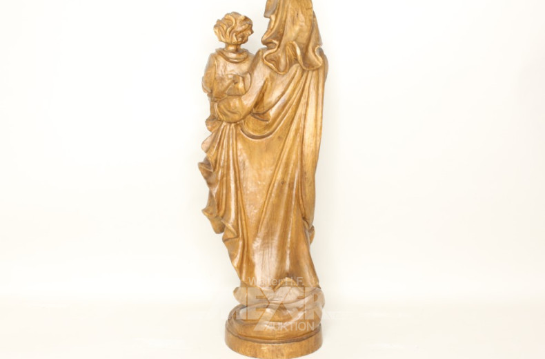 gr. Holzschnitzfigur ''Madonna mit Kind'',