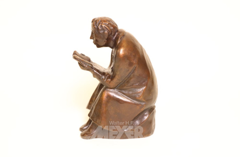 Skulptur, Bronze ''Der Buchleser'',