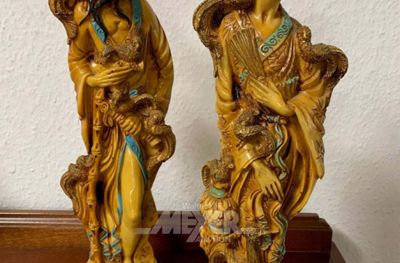 2 asiatische Figuren, Höhe: ca. 38 cm