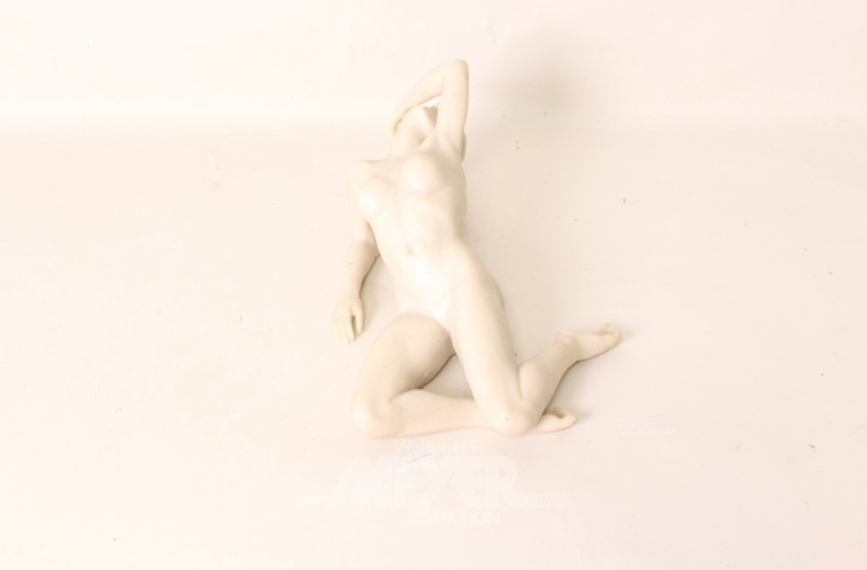 Figur ''Liegender weibl. Akt'', Alabaster,