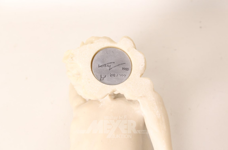 Figur ''Liegender weibl. Akt'', Alabaster,