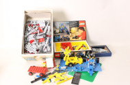 Posten, LEGO Steine und FISCHER TECHNIK