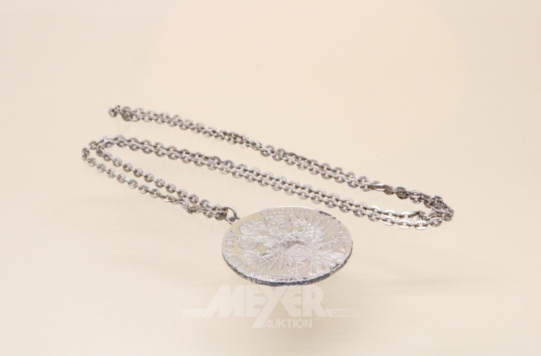 Kette Silber mit Münzanhänger,