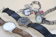 11 Damen- und Herrenarmbanduhren