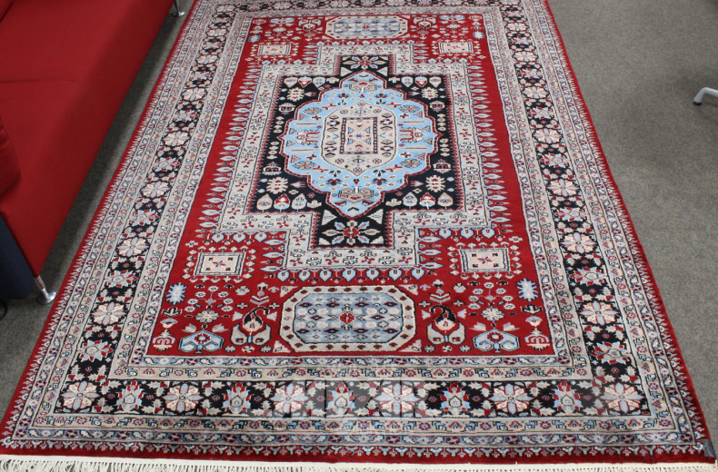 Orient-Teppich, rot/blau/schwarzgrundig,