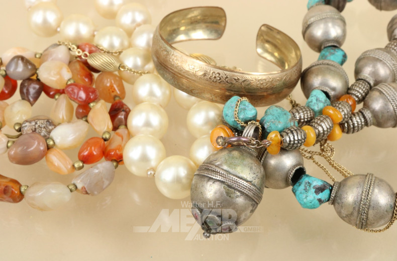 Konvolut Modeschmuck best. aus: