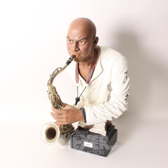 Halbfigur ''Saxophonspieler'' auf Sockel,