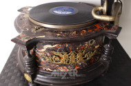 Grammophon im Gründerzeitstil,