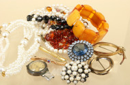 Konvolut Modeschmuck, u.a. Armreif,