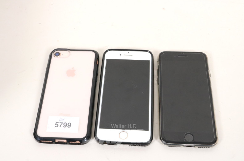 3 Smartphones APPLE iPhone 8,