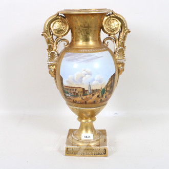 antike Vase, goldfarben mit Stadtmotiv,