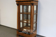 Biedermeier-Standvitrine um 1840/50