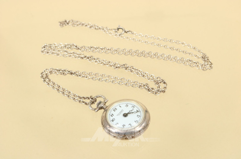 Anhängeruhr mit Kette