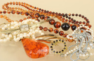 Konvolut Modeschmuck best. aus: