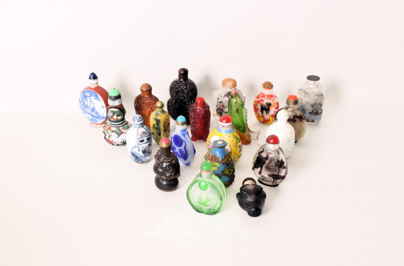 20 versch. Snuff Bottles