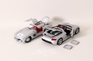 2 Modellautos Porsche Carrera GT