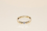 Ring, 585er GG, mit 1 kl. Diamanten,